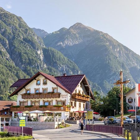 Gasthof Baren Hotel Holzgau Bagian luar foto