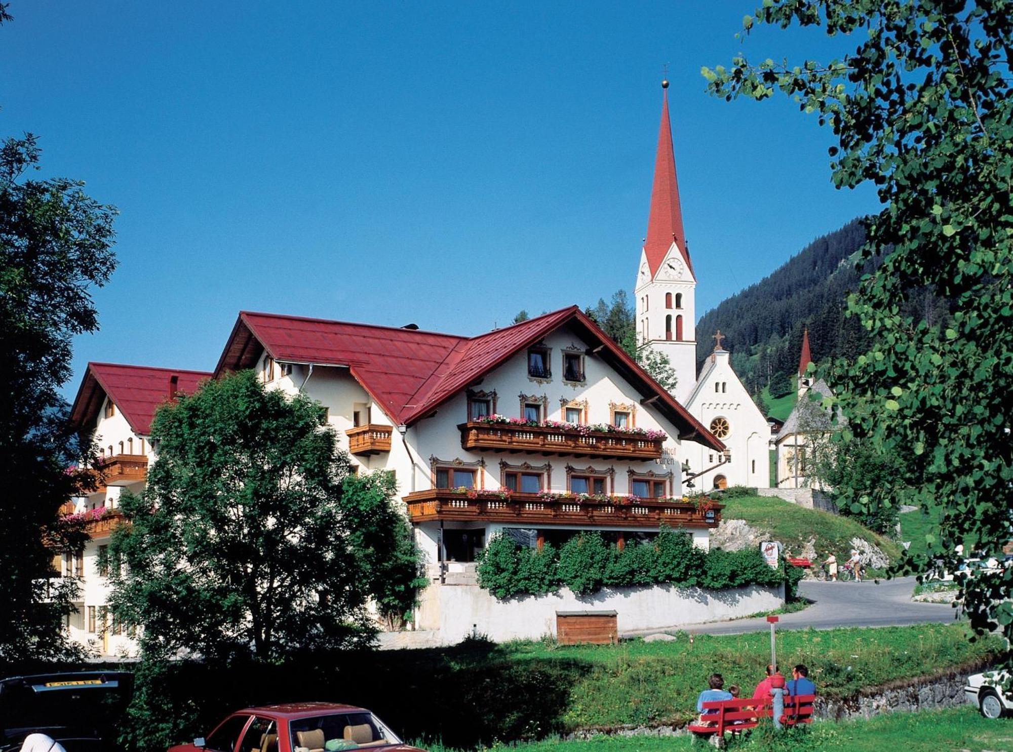 Gasthof Baren Hotel Holzgau Bagian luar foto