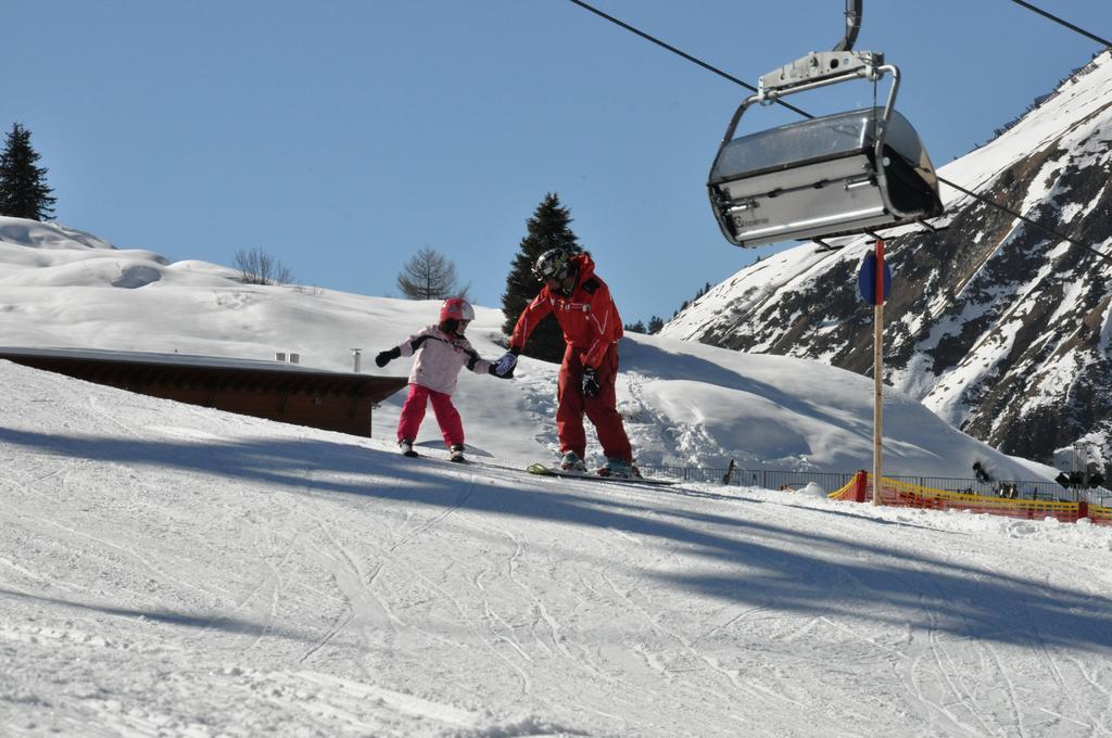 Gasthof Baren Hotel Holzgau Bagian luar foto