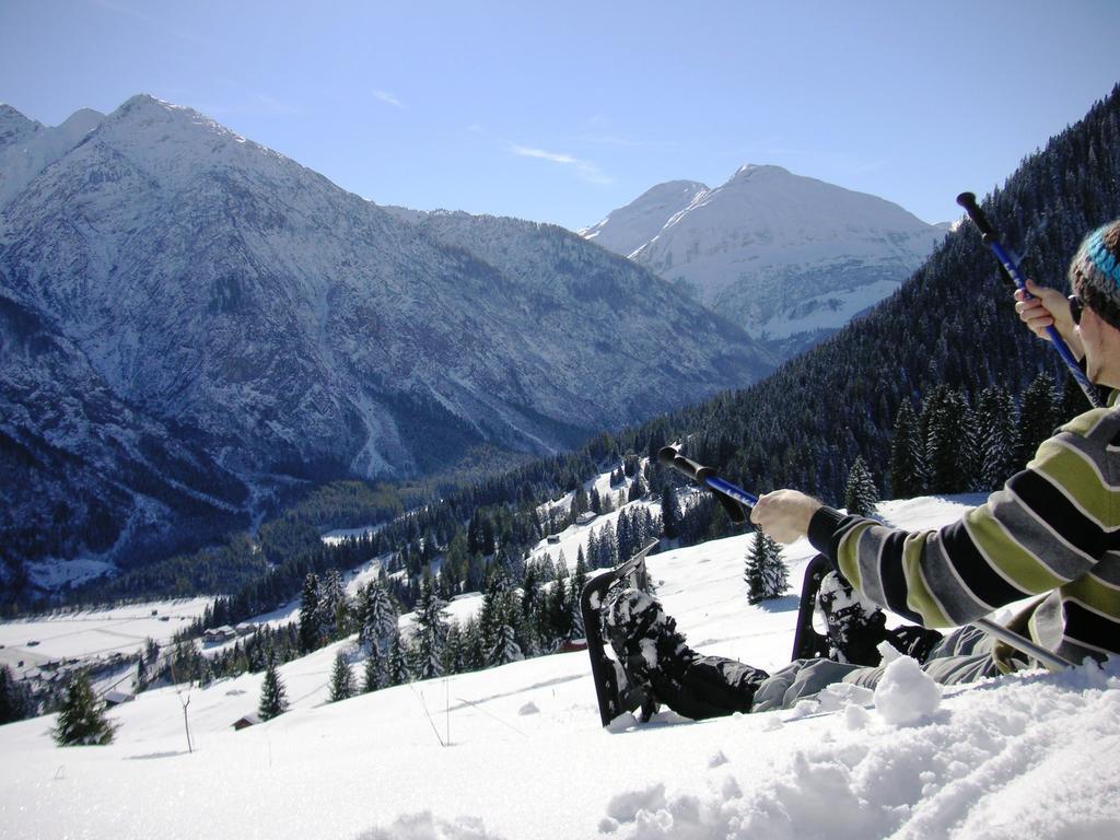 Gasthof Baren Hotel Holzgau Bagian luar foto