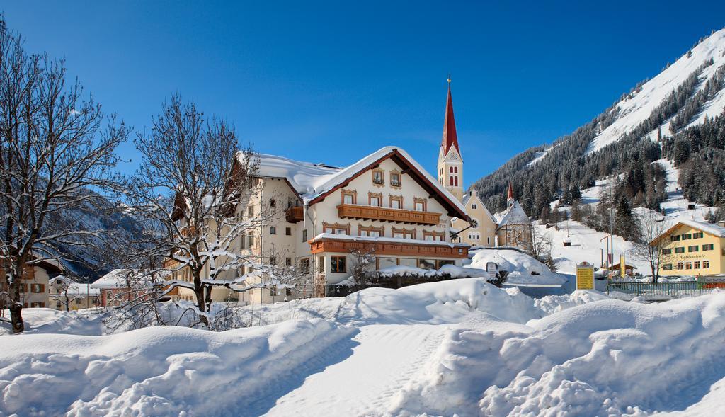 Gasthof Baren Hotel Holzgau Bagian luar foto